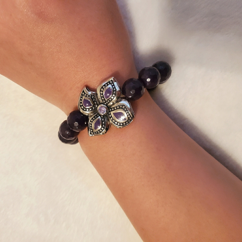 Elastic purple flower bracelet